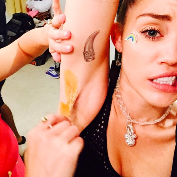 Miley Cyrus, Instagram, Armpit Miley Cyrus, Instagram, Armpit